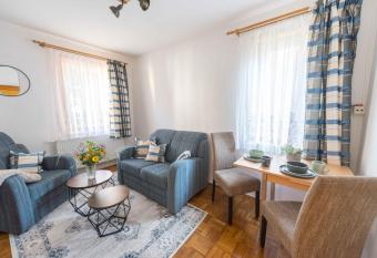 Im alten Kino has Balcony rooms