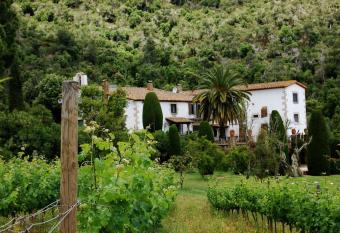 Finca Bell-Lloc allows 18 year olds to book a room