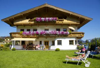 Mesnerhof has Balcony rooms