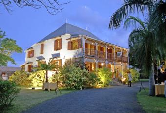 Le Jardin de Beau Vallon has Balcony rooms