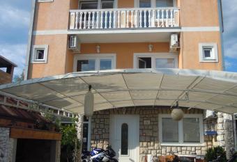 Guest House Berto has Balcony rooms