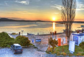 Cunda Mavi Hotel allows 18 year olds to book a room