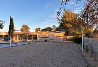 Private Beach Volleyball Retreat 1 has rooms with a private hot tub