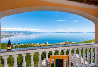 Apartment Panorama Opatija has Balcony rooms