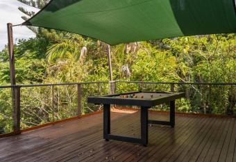Serenity - Gold Coast hinterland getaway for a couple, family or group has rooms with a private hot tub