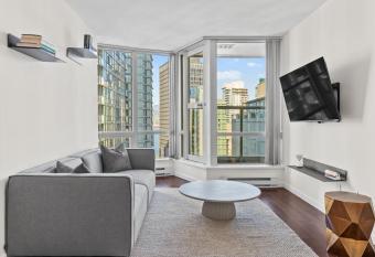 Downtown Luxury 1BR Coal Harbour has Balcony rooms