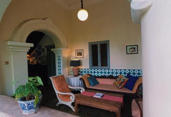 Hidden Paradise - Budi Susanto has rooms with a private hot tub