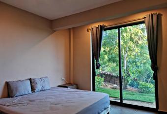 CASA EBANO allows 18 year olds to book a room