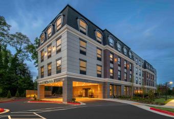 Residence Inn by Marriott Annapolis allows 18 year olds to book a room