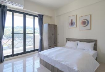 Yang has Balcony rooms