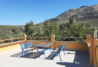 Cortijo Ramonsillos has Balcony rooms
