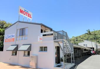 Sail Inn Motel allows 18 year olds to book a room