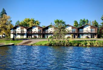 Bridge Inn Tomahawk -1st Floor, 2 Queens, Walkout, River View allows 18 year olds to book a room