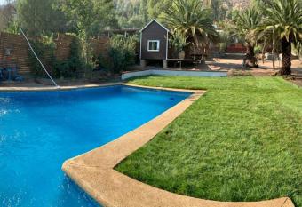 RACO DE PIRQUE has Balcony rooms