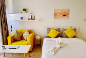 Sunshine has rooms with a private hot tub