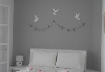 Agali Apartments allows 18 year olds to book a room