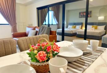 Modern Comfort Encorp Strand Alpha IV -5pax has rooms with a private hot tub