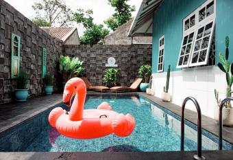 Tamu Ibu by Ubu Villa - 5 Bedrooms Villa with Private Pool has Balcony rooms