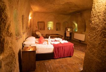7 Oda Kapadokya Cave Hotel has rooms with a private hot tub