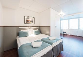 Forenom Aparthotel Helsinki Kamppi - contactless check-in allows 18 year olds to book a room