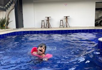 Acomoda    es do Tio Will - 2 allows 18 year olds to book a room