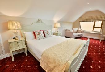 Ballyliffin TownHouse Boutique Hotel allows 18 year olds to book a room