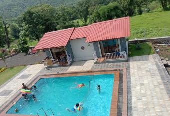 Serene 4BHK Cottage Villa has Balcony rooms