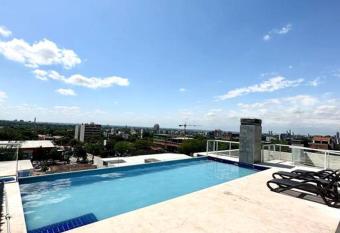 Hermoso apartamento en Asuncion has rooms with a private hot tub