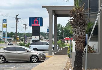 Motel 6 Nacogdoches. Tx Sfa University allows 18 year olds to book a room