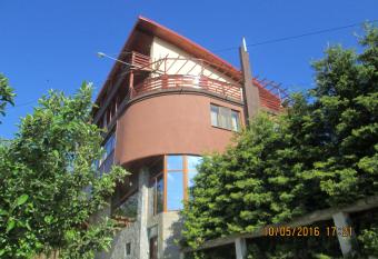 Casa Moroeni allows 18 year olds to book a room