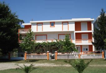 Apartments Brnjada has Balcony rooms