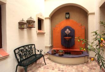 Hotel Boutique Balc  n de la Plaza has Balcony rooms