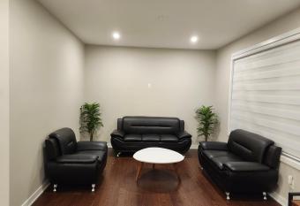 Brand New-Budget friendly master bedroom-House allows 18 year olds to book a room