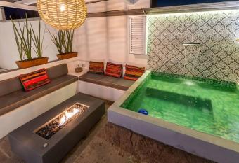 Casa Nico - a boutique home in Centro San Miguel has rooms with a private hot tub