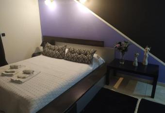 AL  has Balcony rooms