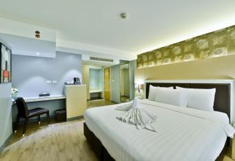 Prestige Suites Nana has Smoking rooms