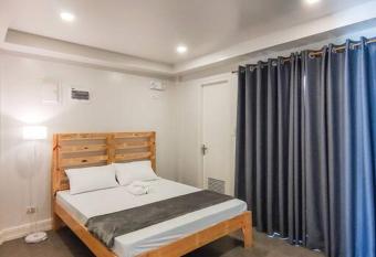 Private Guest House Bay Breeze has Balcony rooms