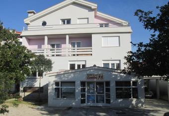 Apartments Nina allows 18 year olds to book a room