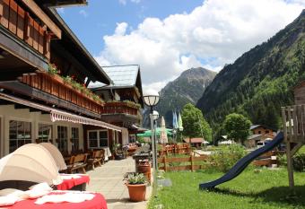 Alpenhotel Widderstein has Balcony rooms