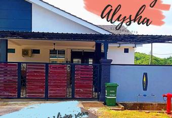 Alysha Homestay has Balcony rooms