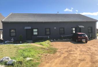 The Lemmer House has Balcony rooms