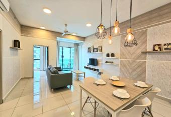 Modern Homestay @ Selayang Residence 280 has Balcony rooms