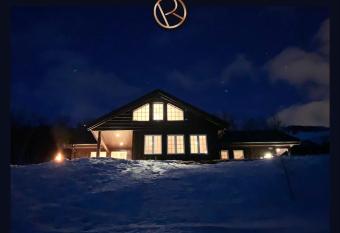 Hemsen has Balcony rooms