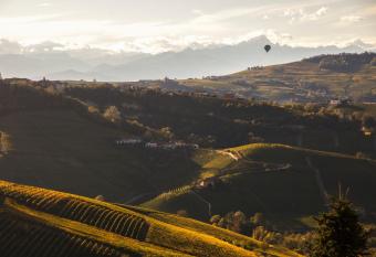 CASA NELLE LANGHE has Balcony rooms