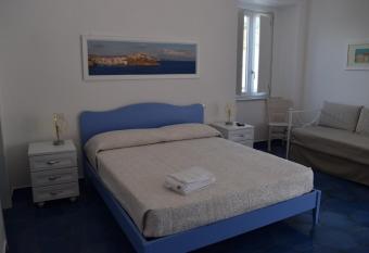 La Casa di Cirro has Smoking/Balcony rooms