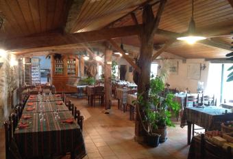 Ferme Auberge L Ile Sauvage has Balcony rooms