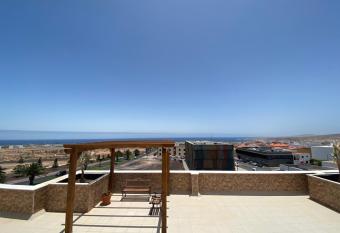 Edificio Prieto VIV N1 allows 18 year olds to book a room