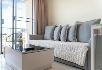 The Lago Apartments has Balcony rooms