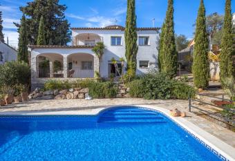 Villa Dolly has Balcony rooms