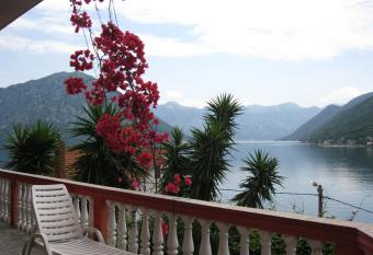 Apartments Mijuskovic has Smoking/Balcony rooms